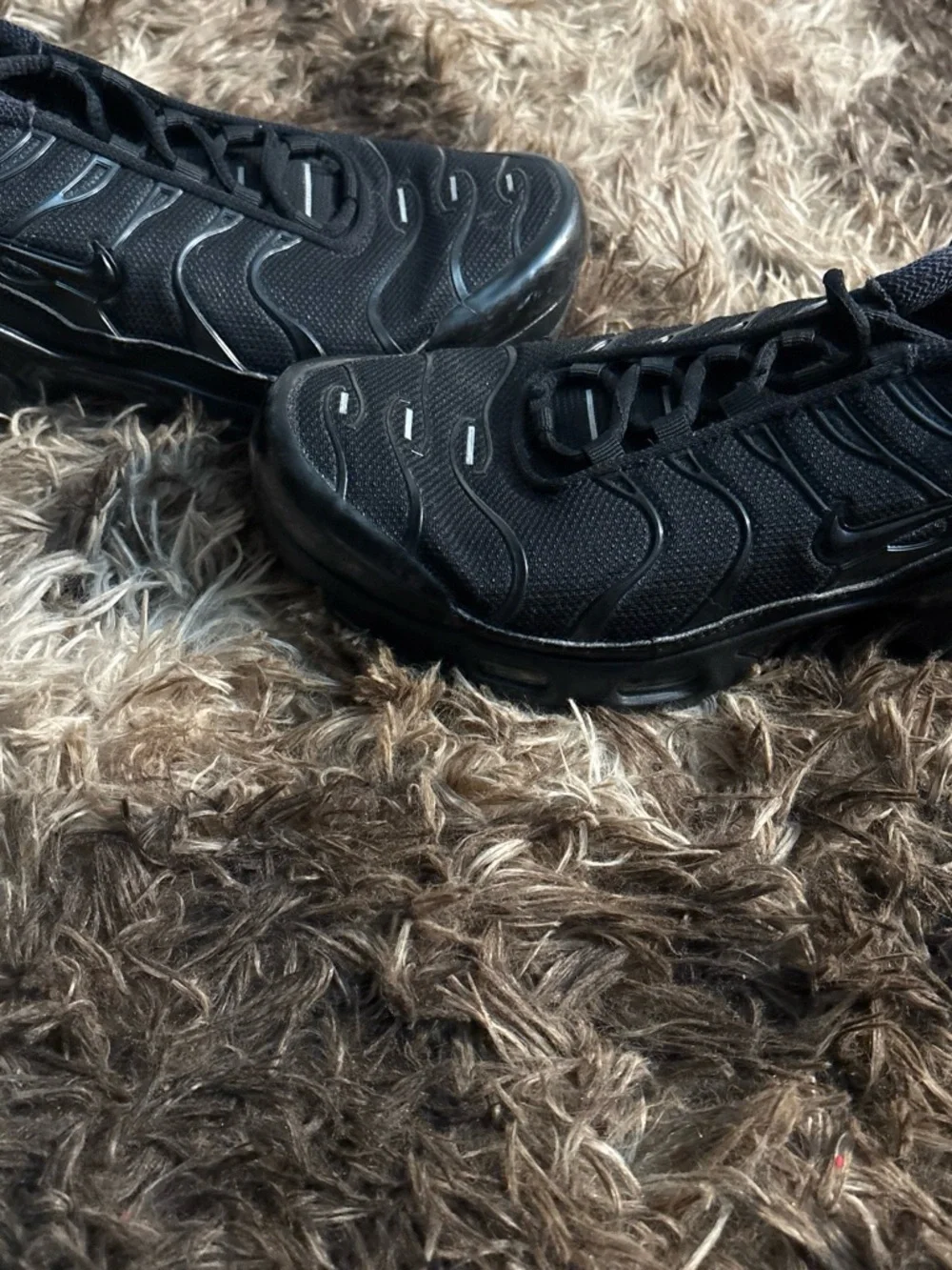 Nike Black and Yellow TN Men’s Sneakers